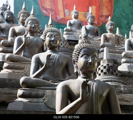 Buddha statues at Gangaramaya Buddhist Temple, Colombo, Sri Lanka, Asia-stock-foto