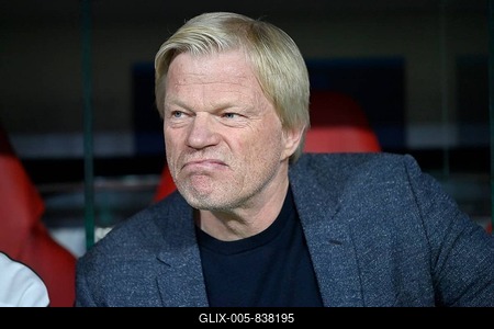 Oliver Kahn Chairman of the Board FC Bayern Munich FCB, sceptical, thoughtful, Allianz Arena, Munich, Bavaria, Germany-stock-foto