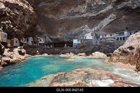 Fishermen's houses in the smugglers cove at Tijarafe, La Palma, Canary Islands, Spain-stock-foto