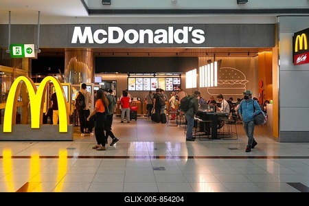 McDonalds Restaurant, Dubai, UAE-stock-foto