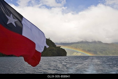 Chilean flag and rainbow, Lago Todos los Santos (All Saints' Lake), Vicente Pérez Rosales National Park, Región de los Lagos (Lake Region), Chile-stock-foto