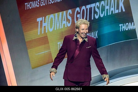 The end of an era: entertainer and show host Thomas Gottschalk presents his last entertainment programme. As a Saturday evening programme, Wetten, dass...? is a cult television show. The show was broadcast live on ZDF. Offenburg, Baden-Württemberg, Germany-stock-foto