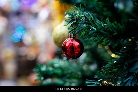 Christmas decoration items displayed for sell at a stall, ahead of Christmas on December 22, 2024 in Guwahati, India. Christmas is a festive holiday celebrated on December 25th, marking the birth of Jesus Christ in Christian tradition.-stock-foto