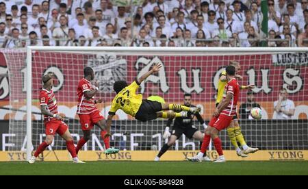 Penalty Area Scene, Goal Area Scene, Goal Shot, Action, Goal Chance, Karim Adeyemi Borussia Dortmund BVB (27) WWK Arena, Augsburg, Bayern, Germany-stock-foto