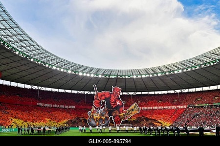 Red Devil with cup, choreo, choreography, fan action fan block, fans, fan curve, flags, flags, atmosphere, atmospheric, 1. FC Kaiserslautern, 81st DFB Cup Final 2024, Olympiastadion Berlin, Germany-stock-foto
