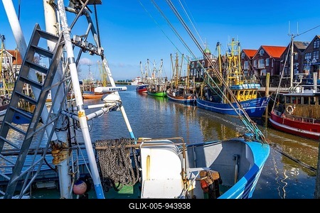 Cutter harbour Neuharlingersiel, Lower Saxony, Germany-stock-foto