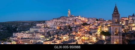 Panoramic view of Sasso Barisano at dusk, Sassi di Matera, Basilicata, Italy-stock-foto