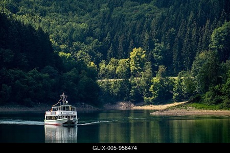 The Hennesee, Hennetalsperre in the Sauerland, excursion boat, lake tour, MS Hennesee, Hochsauerlandkreis, near Meschede, North Rhine-Westphalia, Germany-stock-foto