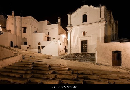 Chiesa dei Santi Medici, 1720, at night, old town, cave city Massafra, Murgia Tarantine, Taranto, Apulia province, Italy-stock-foto