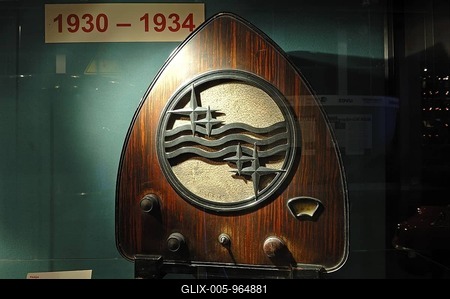 Radio Philips 930A, so-called Cathedral radio, from 1931, Museum for Industrial Culture, Aeussere Sulzbacher Strasse 60-62, Nuremberg, Middle Franconia, Bavaria, Germany, Europe-stock-foto