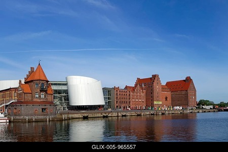 Ozeaneum, Oceanographic Museum next to old warehouses, Stralsund, Mecklenburg-Western Pomerania, Germany-stock-foto