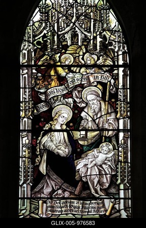 Birth of Jesus, stained glass window above altar Church of Saint Mary, Coddenham, Suffolk, England, UK-stock-foto