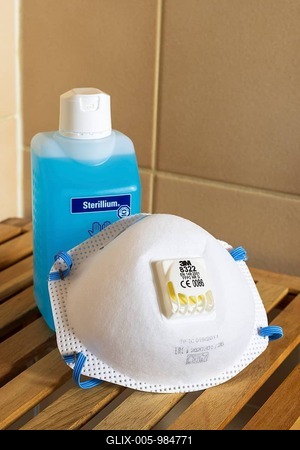 FFP2 protective mask, hand disinfectant, Covid 19, SARS-CoV-2, face mask, corona, SARS-CoV-2, virus, epidemic, disease, risk of infection, pandemic, Germany-stock-foto