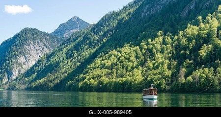 Tourist boat on Lake Königssee, Berchtesgaden National Park, Berchtesgaden area, Upper Bavaria, Bavaria, Germany-stock-foto