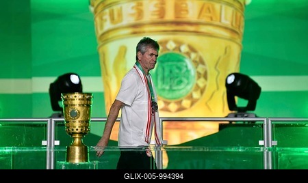 Coach of 1. FC Kaiserslautern Friedhelm Funkel walks past the cup in disappointment, 81st DFB Cup Final 2024, Olympiastadion Berlin, Germany-stock-foto