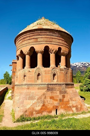 Bayindir Mosque Prayer room, built in 1492 as the tomb of Turcoman chief Bayindir, Ahlat, Lake Van, Turkey-stock-foto