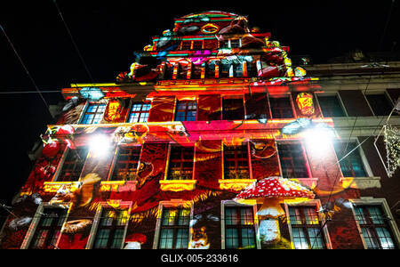 Bremen, Lichter der City,  beeindruckende Lichtprojektionen und Videoinszenierungen. Unter dem Motto ?Vier Jahreszeiten? (Vivaldi)-stock-foto