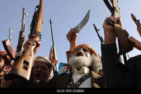 Houthi supporters protest against the US and Israel in Sana'a --stock-foto