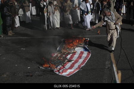 Houthi supporters protest against the US and Israel in Sana'a --stock-foto