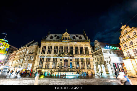 Bremen, Lichter der City,  beeindruckende Lichtprojektionen und Videoinszenierungen. Unter dem Motto ?Vier Jahreszeiten? (Vivaldi)-stock-foto