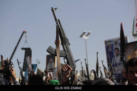 Houthi supporters protest against the US and Israel in Sana'a --stock-foto