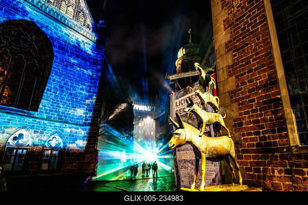 Bremen, Lichter der City,  beeindruckende Lichtprojektionen und Videoinszenierungen. Unter dem Motto ?Vier Jahreszeiten? (Vivaldi)-stock-foto