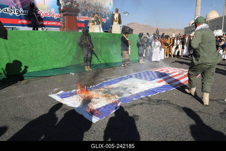 Houthi supporters protest against the US and Israel in Sana'a --stock-foto