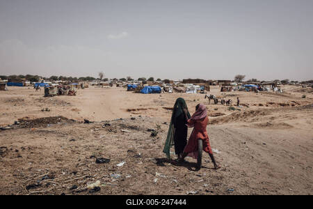 Sudanese refugees in Chad - 20/06/2024 - chad / ? Adre ? - View of the transit camp for Sudanese refugees in the town-stock-foto