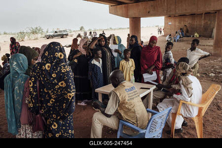  Sudanese refugees in Chad - 22/06/2024 - chad / ? Adre ? - Once across the border, Sudanese refugee families must regi-stock-foto