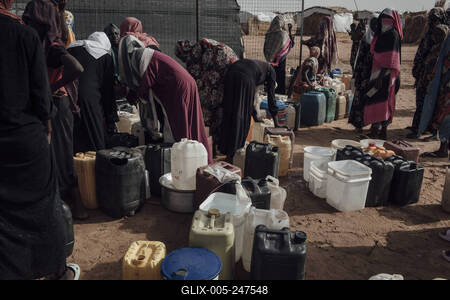  Sudanese refugees in Chad - 23/06/2024 - chad / ? Adre ? - Sudanese refugee families collect water from a borehole. Re-stock-foto