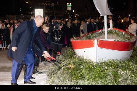 Sainte-Devote a Monaco: embrasement de la barque-stock-foto