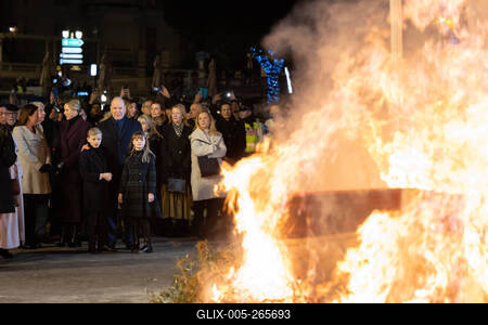Sainte-Devote a Monaco: embrasement de la barque-stock-foto