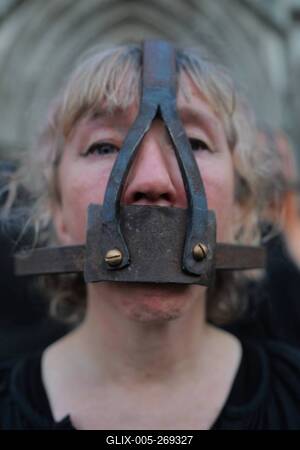 Apocalypse Theatrics theatrical protest in London-stock-foto