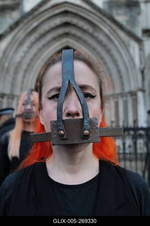 Apocalypse Theatrics theatrical protest in London-stock-foto