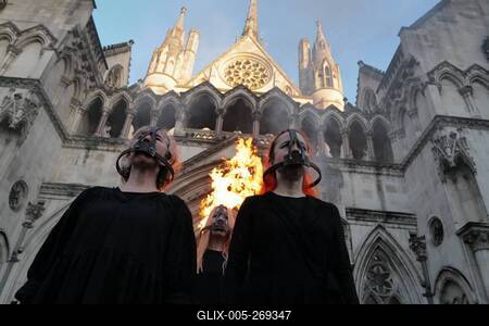 Apocalypse Theatrics theatrical protest in London-stock-foto