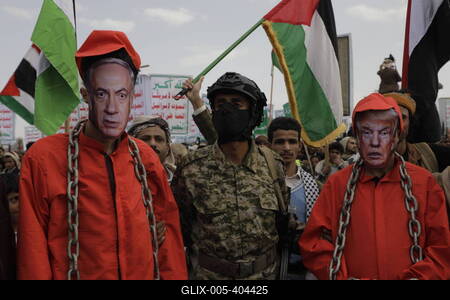 Houthi supporters protest against the US and Israel in Sana'a-stock-foto