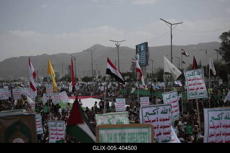 Houthi supporters protest against the US and Israel in Sana'a --stock-foto