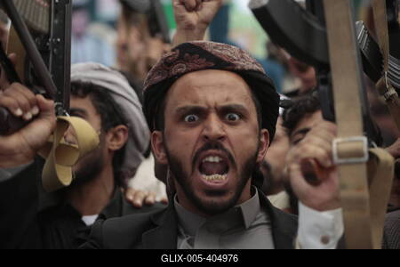 Houthi supporters protest against the US and Israel in Sana'a --stock-foto