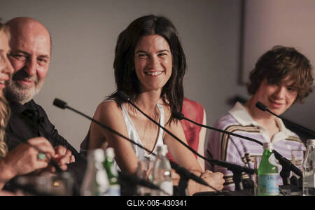 78eme Festival International du Film de Cannes. Conference de presse du film La venue de l'avenir. VOISIN-stock-foto