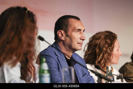 78eme Festival International du Film de Cannes. Conference de presse du film La venue de l'avenir. VOISIN-stock-foto