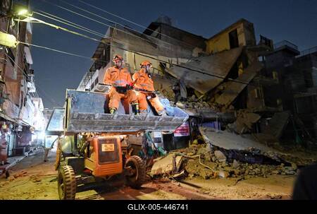 Three Storey Building Collapses In Rohini Area Of Delhi-stock-foto