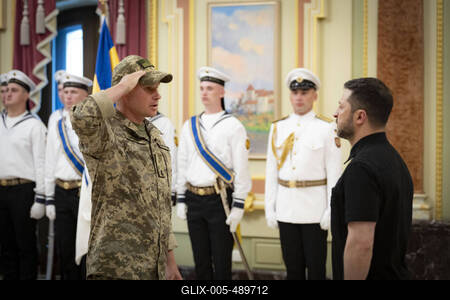 Ukrainian President, Volodymyr Zelenskyy, meets with naval veterans to present state awards-stock-foto