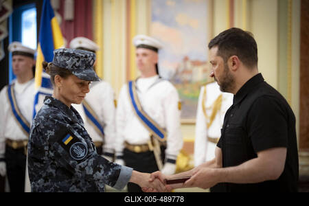 Ukrainian President, Volodymyr Zelenskyy, meets with naval veterans to present state awards-stock-foto