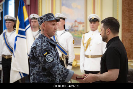 Ukrainian President, Volodymyr Zelenskyy, meets with naval veterans to present state awards-stock-foto