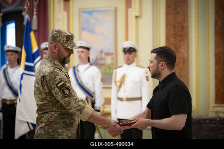 Ukrainian President, Volodymyr Zelenskyy, meets with naval veterans to present state awards-stock-foto