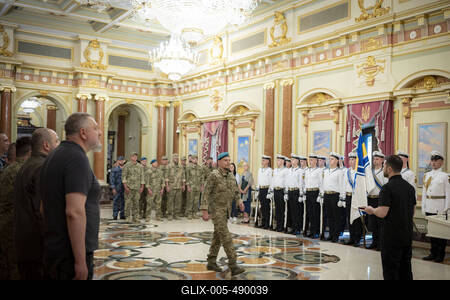 Ukrainian President, Volodymyr Zelenskyy, meets with naval veterans to present state awards-stock-foto