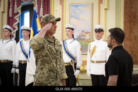 Ukrainian President, Volodymyr Zelenskyy, meets with naval veterans to present state awards-stock-foto
