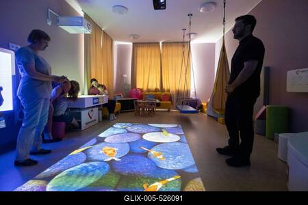 Ukrainian President, Volodymyr Zelenskyy, meets with students of the Superhero School receiving treatment at a children's hospital-stock-foto