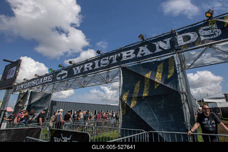 Wacken 2025 Fans trotzem dem angesagten Regen-stock-foto