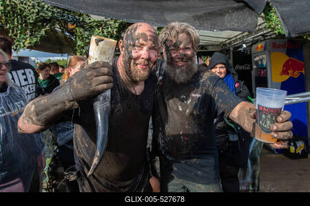 Wacken 2025 Fans trotzem dem angesagten Regen-stock-foto